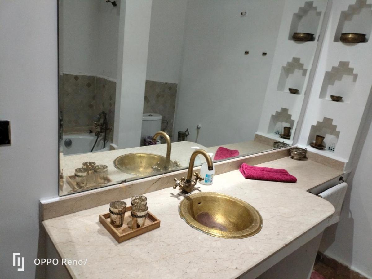 Un Moderne Chic Appartement Vue Sur Piscine Marrakesh Exterior photo